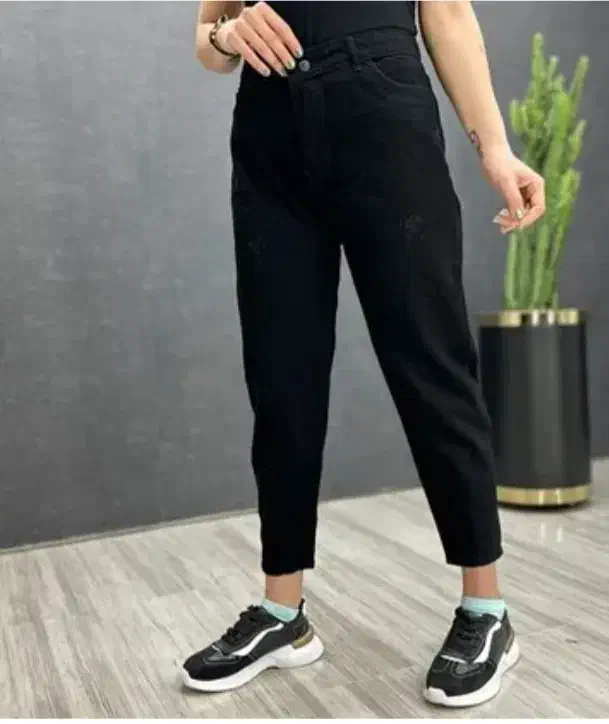 شلوار لی زنانه|لباس|بروجن, |دیوار