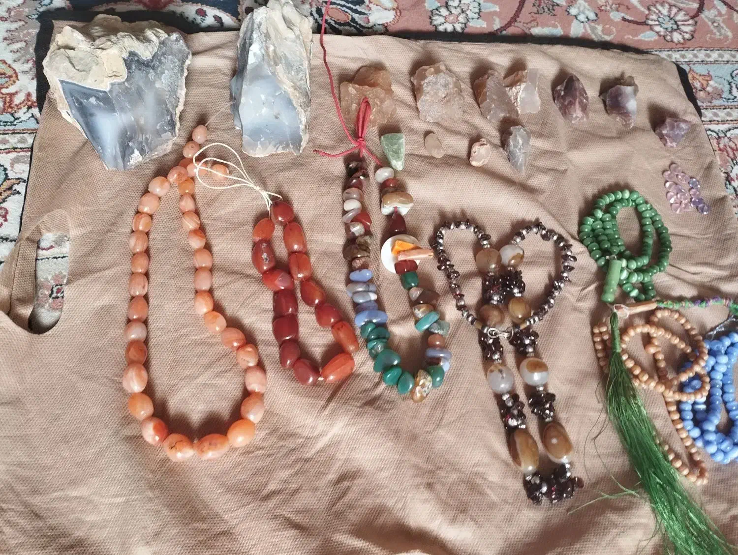 تعدادی سنگ عقیق معدنی مناسب نگین وگردنی|جواهرات|قرچک, مهدیه|دیوار