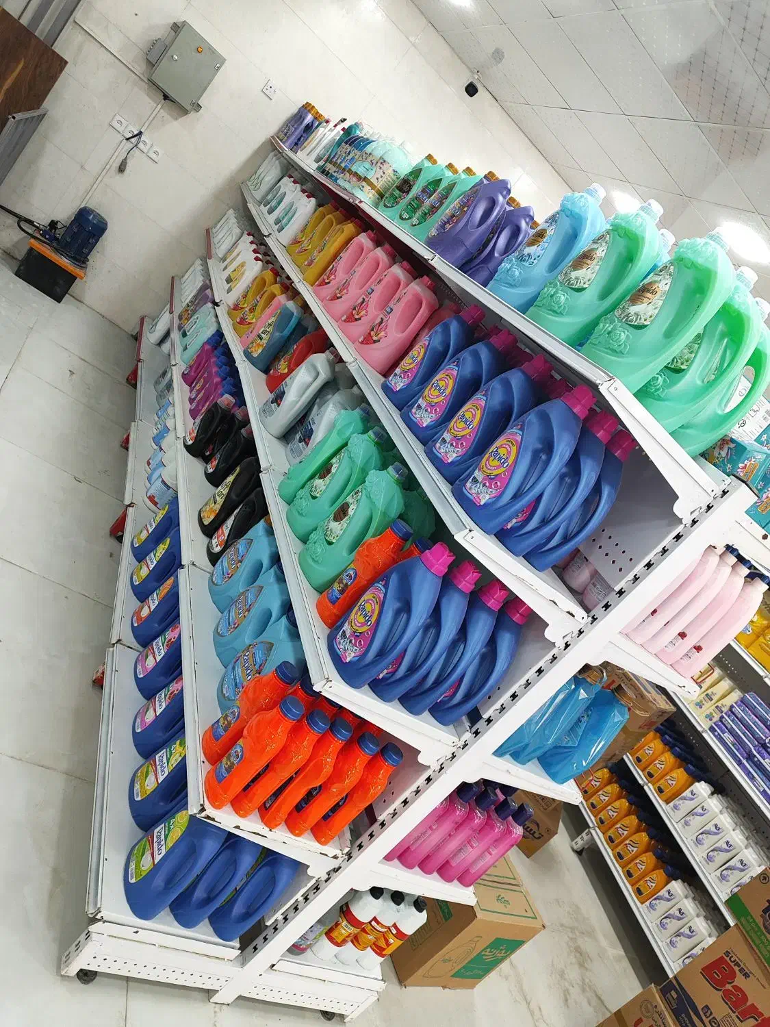 قفسه دو طرف نما فروشگاهـی.|فروشگاه و مغازه|باوی, |دیوار