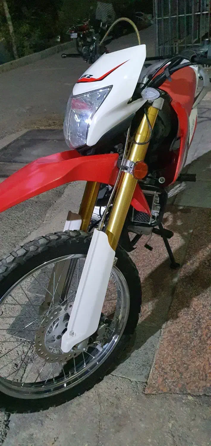 تریل ۲۰۰mkz|موتورسیکلت|تهران, لویزان|دیوار