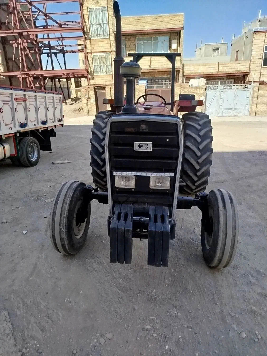 تراکتور۲۸۵مدل۸۶ و ۸۴ تک برگ سند|خودرو سنگین|کنگاور, |دیوار