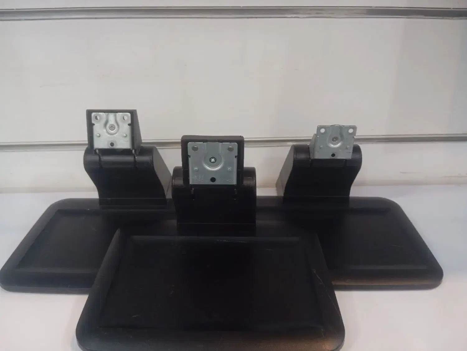 پایه مانیتور استوک|قطعات و لوازم جانبی رایانه|شیراز, شهرک والفجر|دیوار