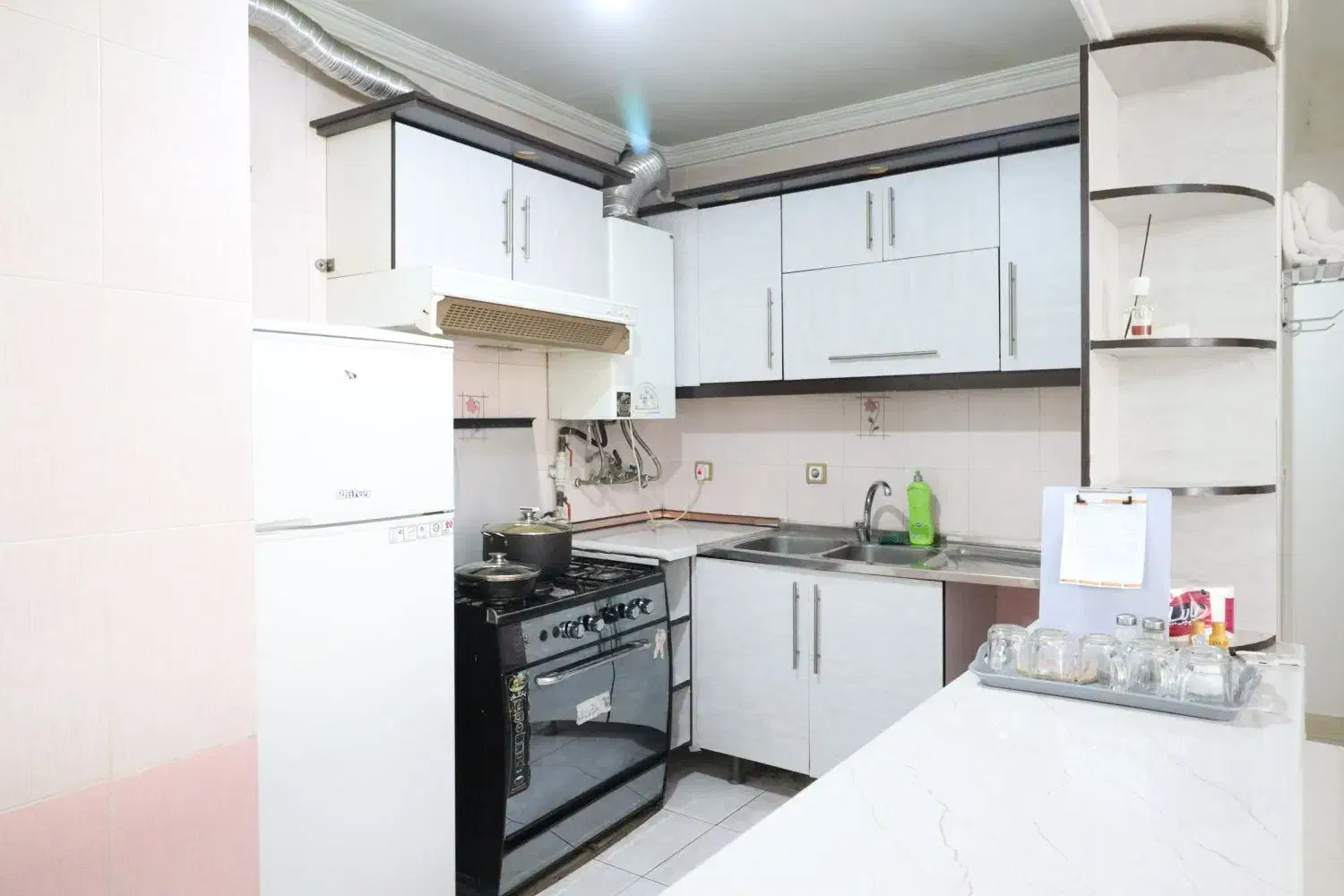 واحد مبله اجاره میدیم واسه روزانه هفتگی سالانه|اجارهٔ کوتاهمدت آپارتمان و سوئیت|شیراز, قدوسی شرقی|دیوار