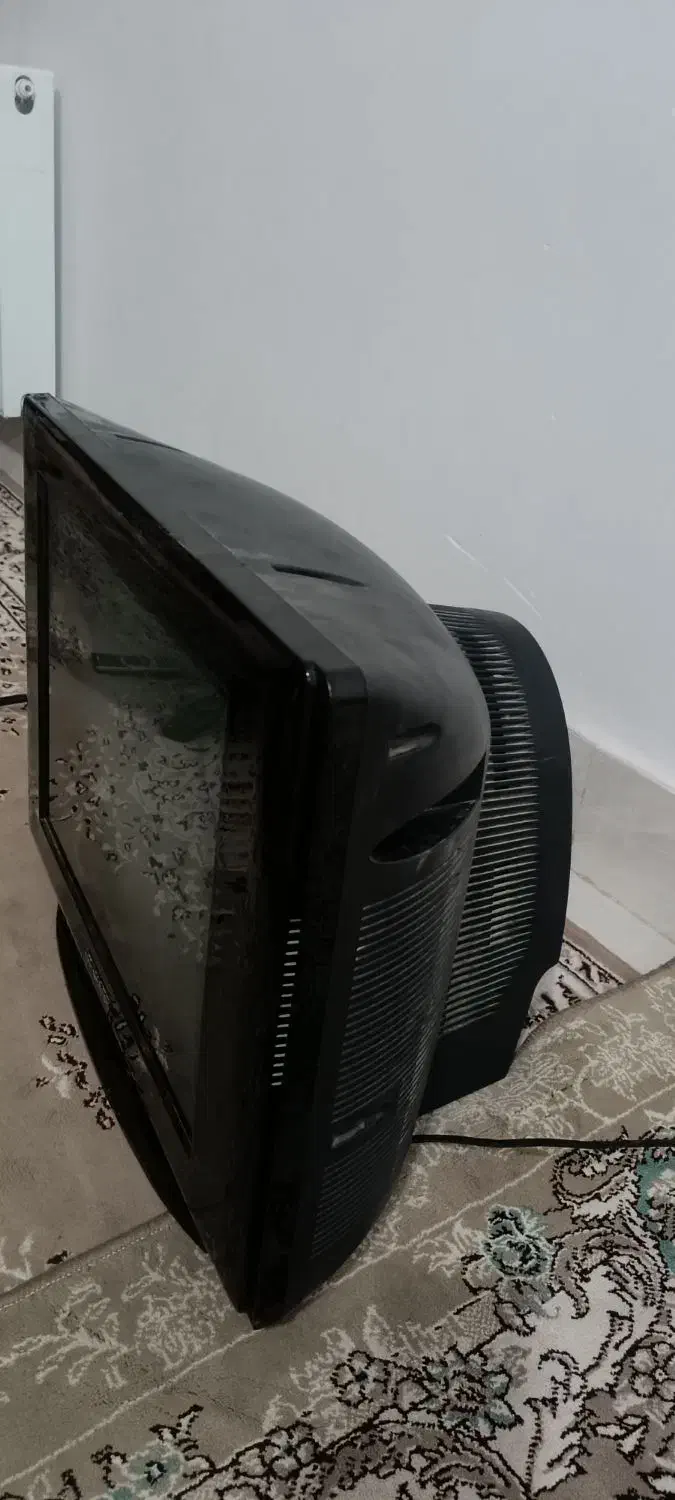 تلویزیون ۲۱|تلویزیون و پروژکتور|سبزوار, قلعه‌نو دهزار|دیوار