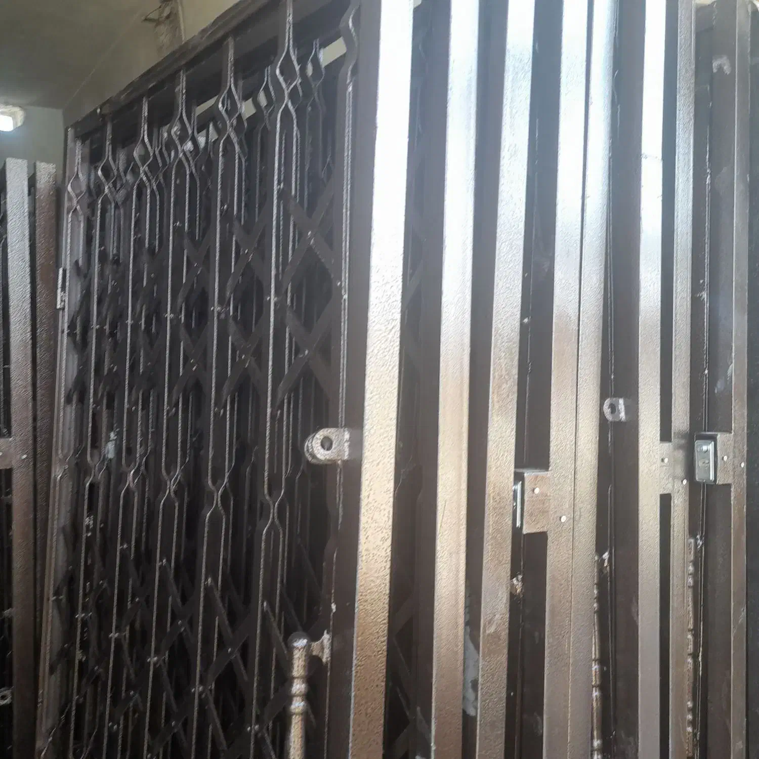 حفاظ درب آکاردئونی محافظ درب آکاردئونی|مصالح و تجهیزات ساختمان|کرج, گوهردشت|دیوار