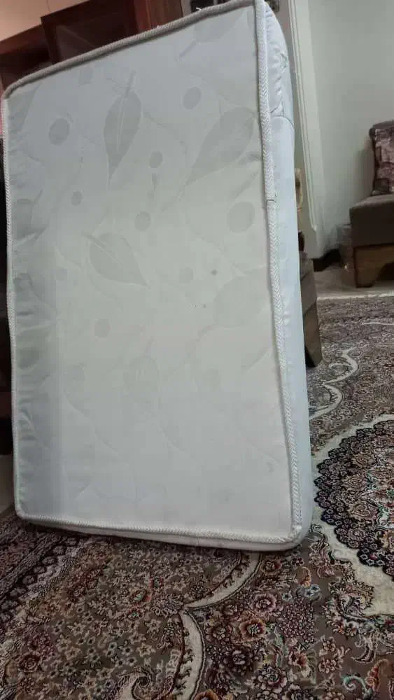 تخت کودک کنار تخت مادر تمام چوبی و بسیار مستحکم|تخت و صندلی بچه|تهران, آشتیانی|دیوار