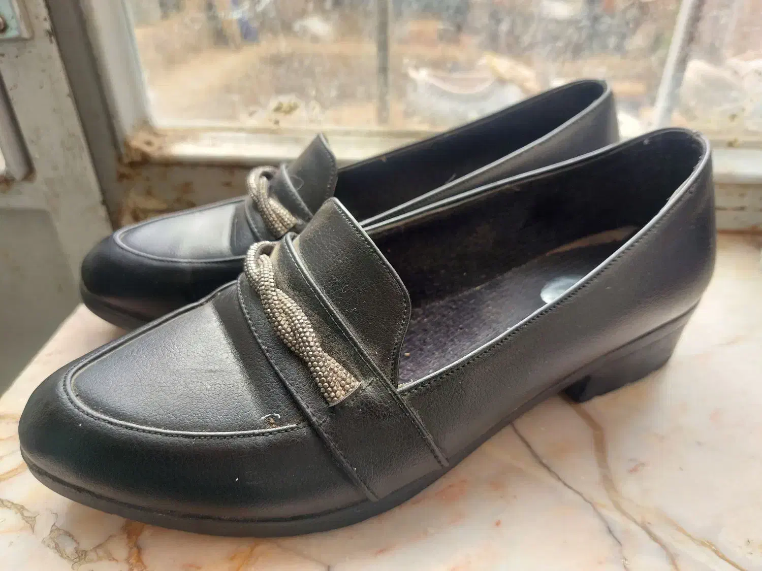 کفش|کیف، کفش، کمربند|اسفراین, |دیوار