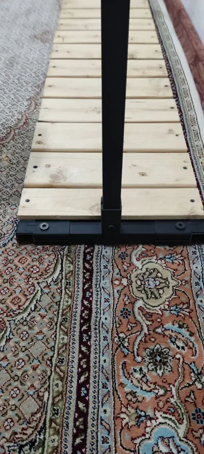 رگال لباس درحدنو|بندرخت و رخت‌آویز|اردبیل, |دیوار