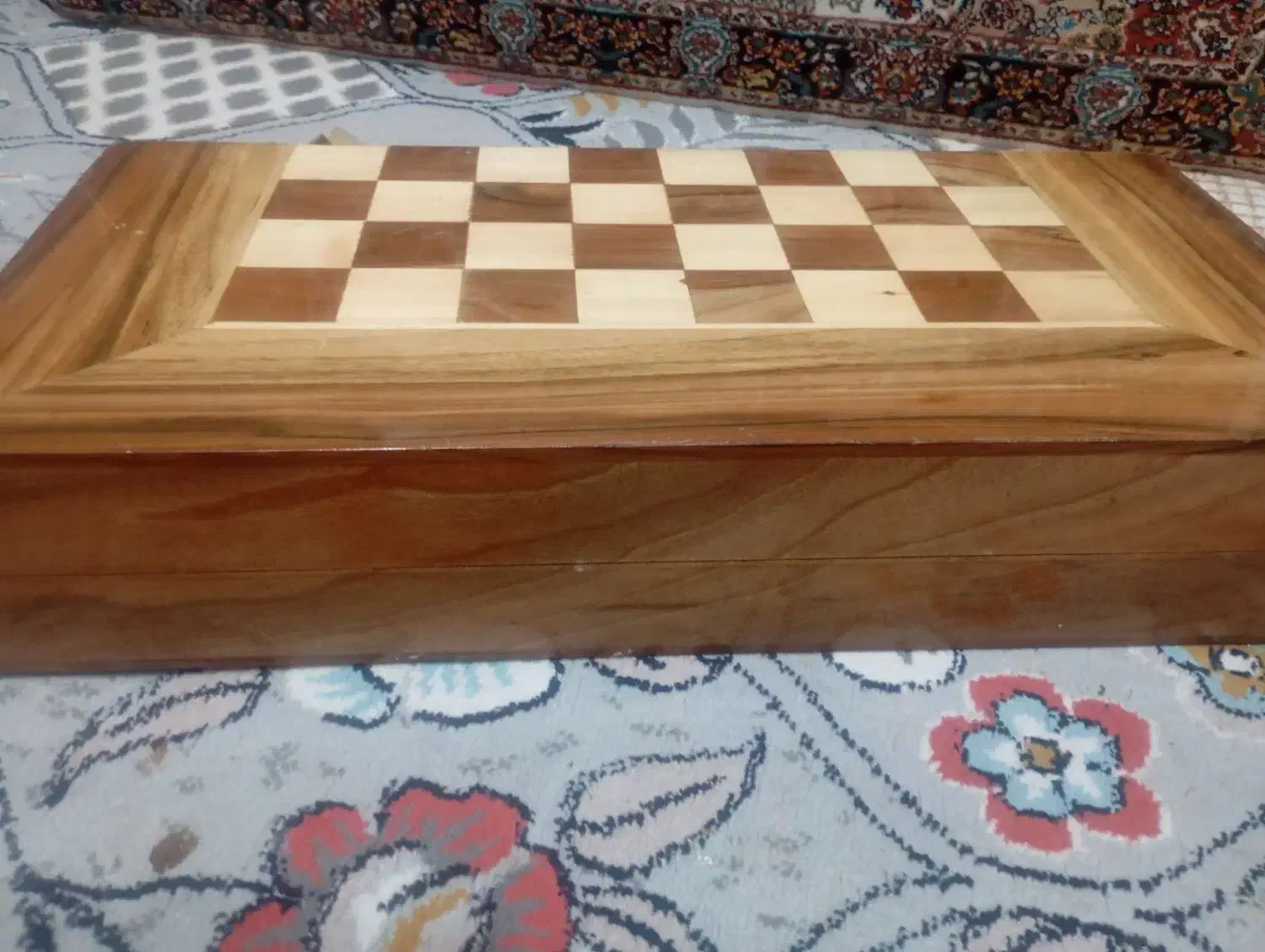 تخته نرد در حد نو|کلکسیون اشیاء عتیقه|سنندج, |دیوار