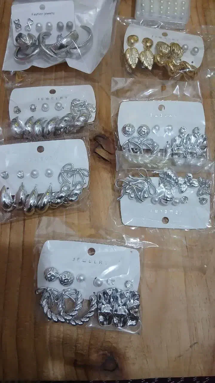 گوشواره اکسسوری آرایشی بدلیجات|زیورآلات و اکسسوری|آران و بیدگل, |دیوار