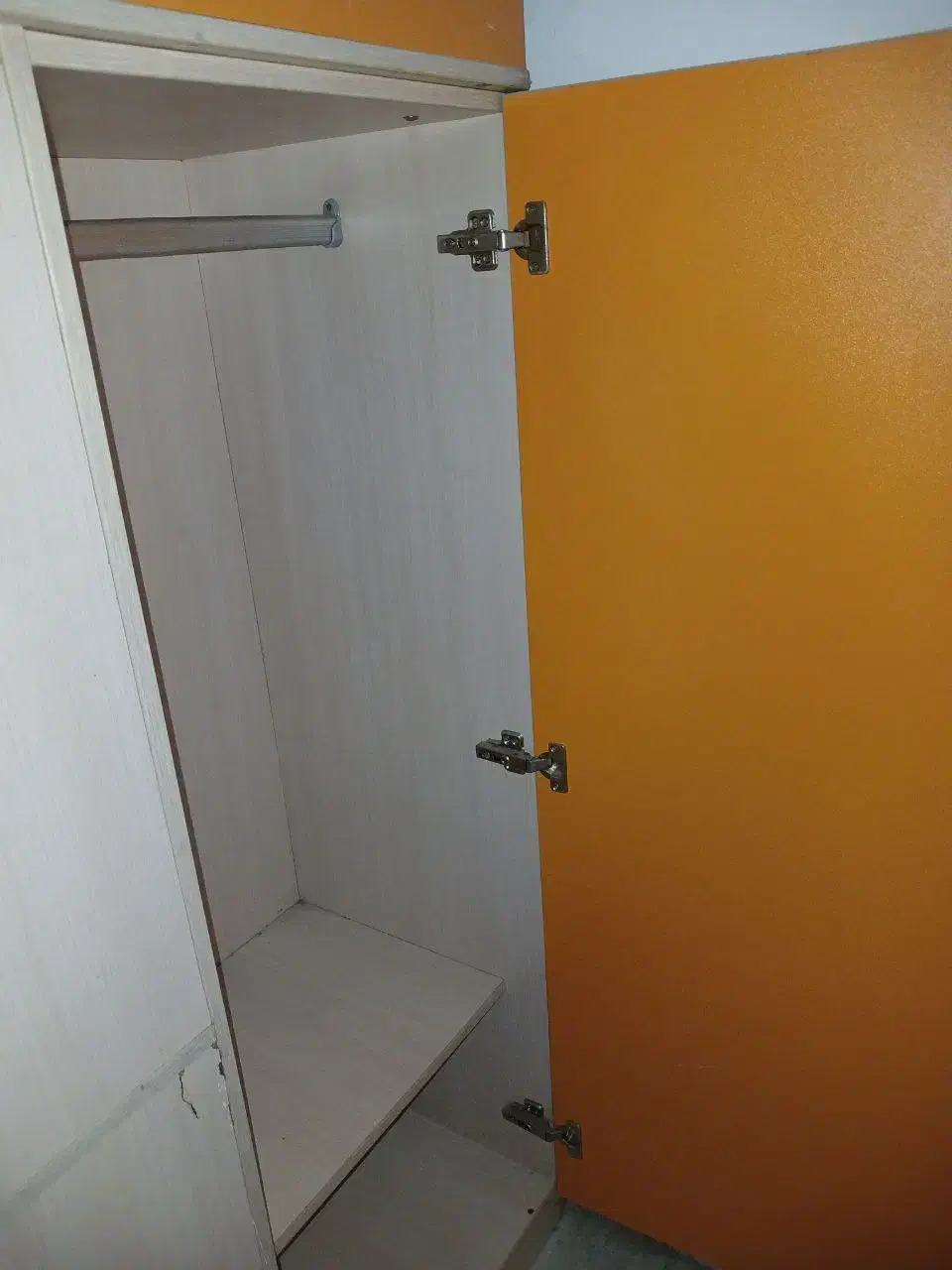 تخت خواب دو طبقه به همراه میزه تحریری|تخت و سرویس خواب|لاهیجان, گلستان|دیوار