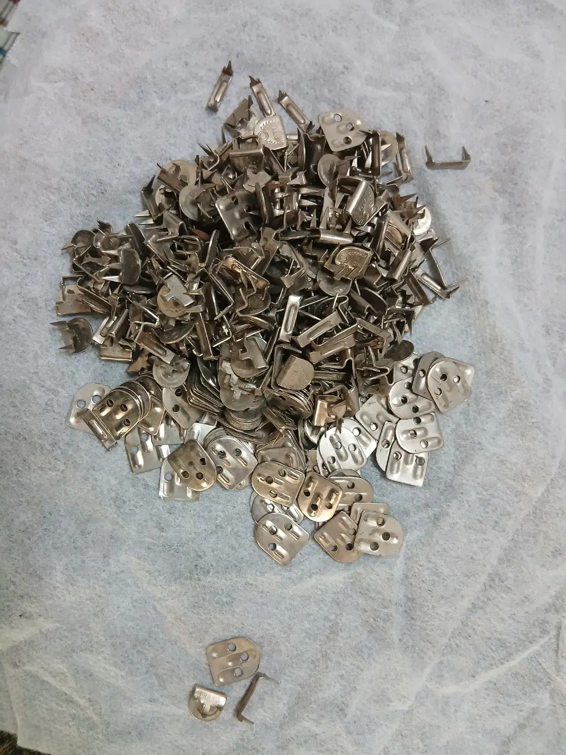 قزن سه تکه ودکمه صدفی|لوازم خیاطی و بافتنی|قم, نیروگاه|دیوار