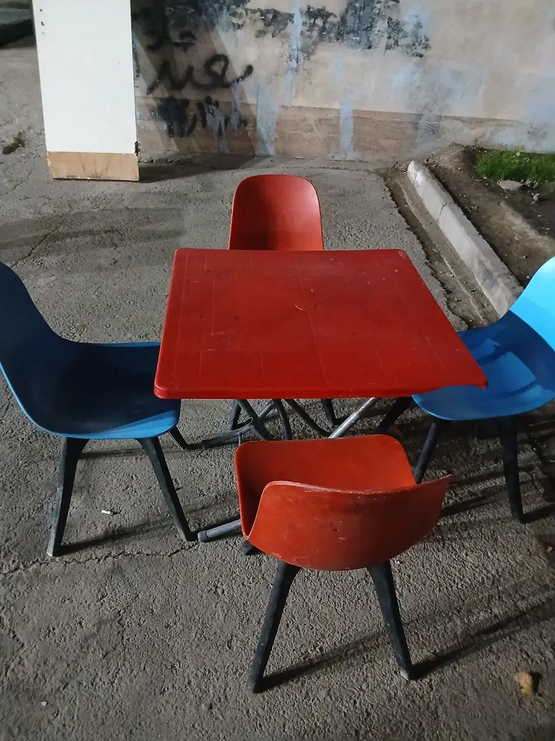 میز صندلی بستنی فروشی|میز و صندلی غذاخوری|نسیم‌شهر, |دیوار