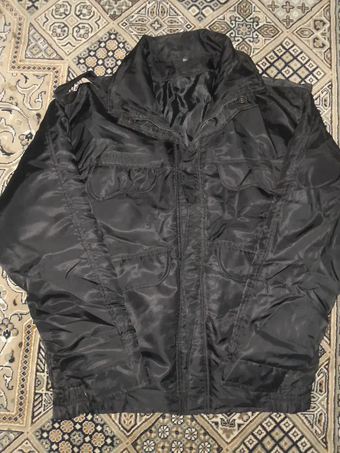 کاپشن|لباس|اصفهان, عاشق‌آباد|دیوار