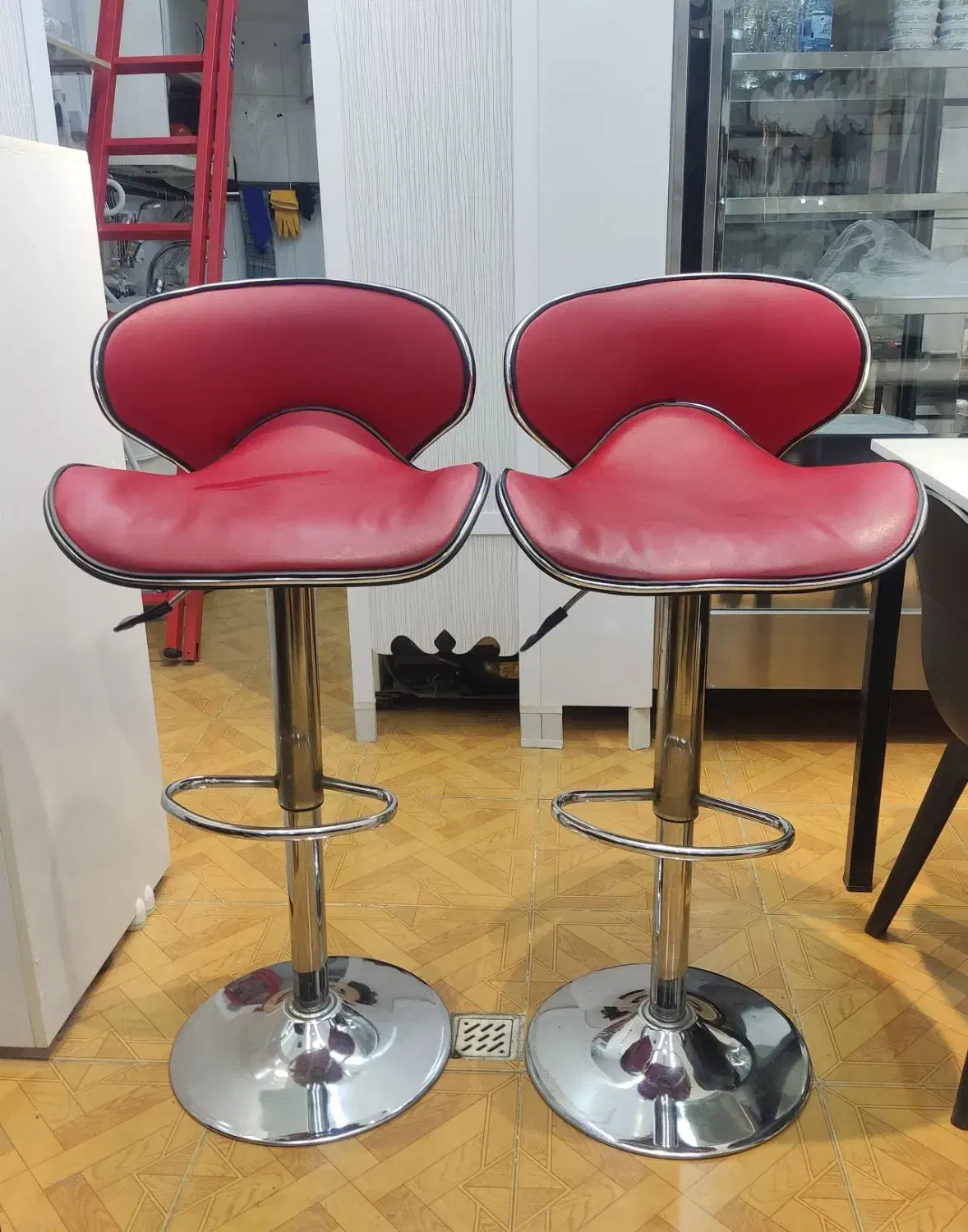 صندلی جک دار|صندلی و نیمکت|سنندج, |دیوار