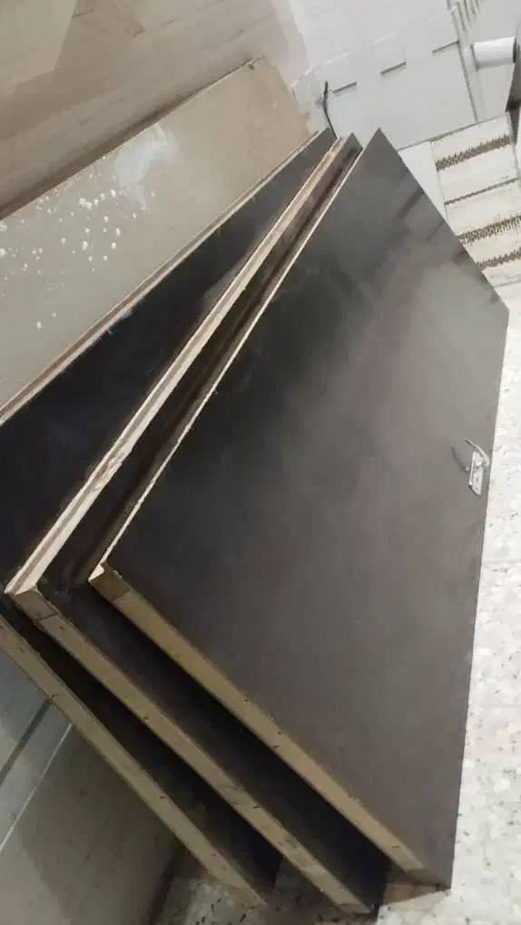 درب اتاق و کمدی و زیرتلویزیونی|میز و صندلی غذاخوری|سیدان, |دیوار