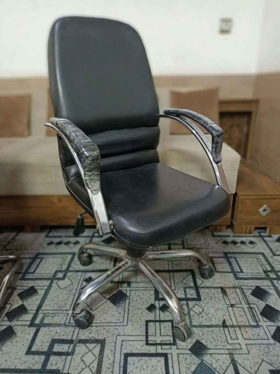 صندلی|دفتر کار|شیراز, شهرک مهدی‌آباد|دیوار