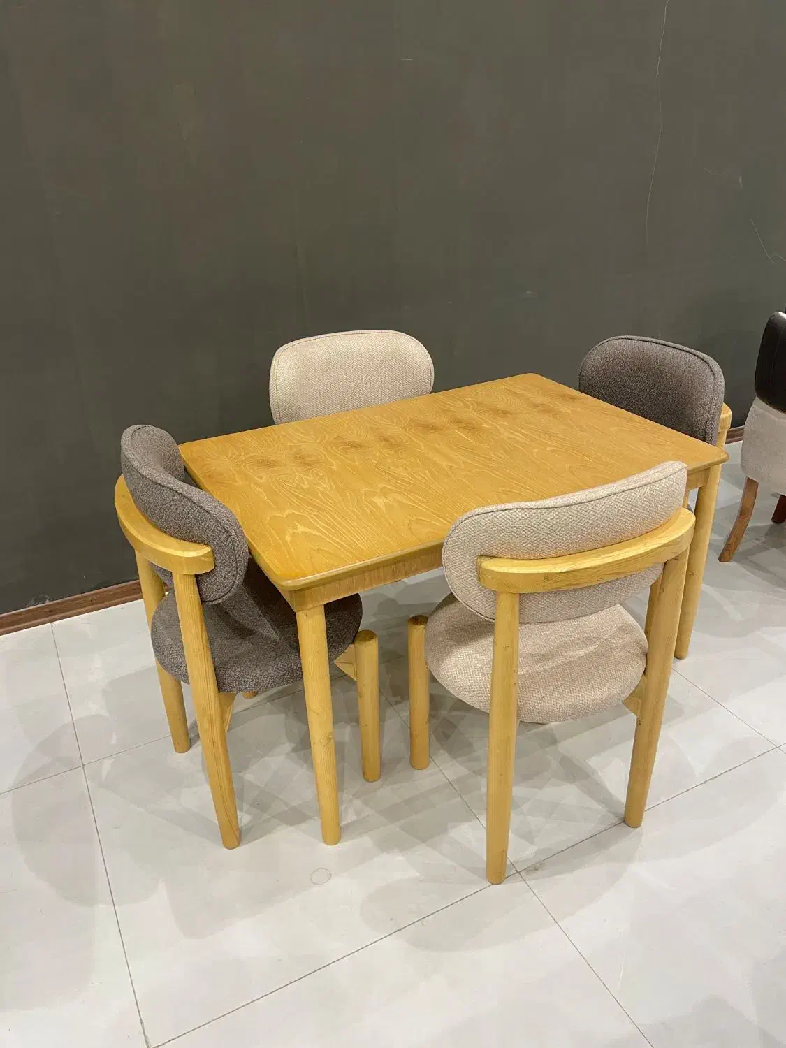 میز ناهار خوری مینیمال گالری سرو|میز و صندلی غذاخوری|مشهد, گرجی علیا|دیوار