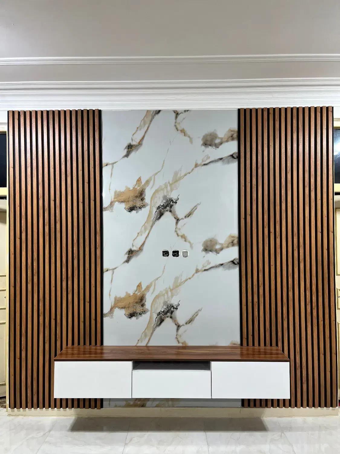 میز تی وی|میز تلویزیون|رشت, منظریه|دیوار