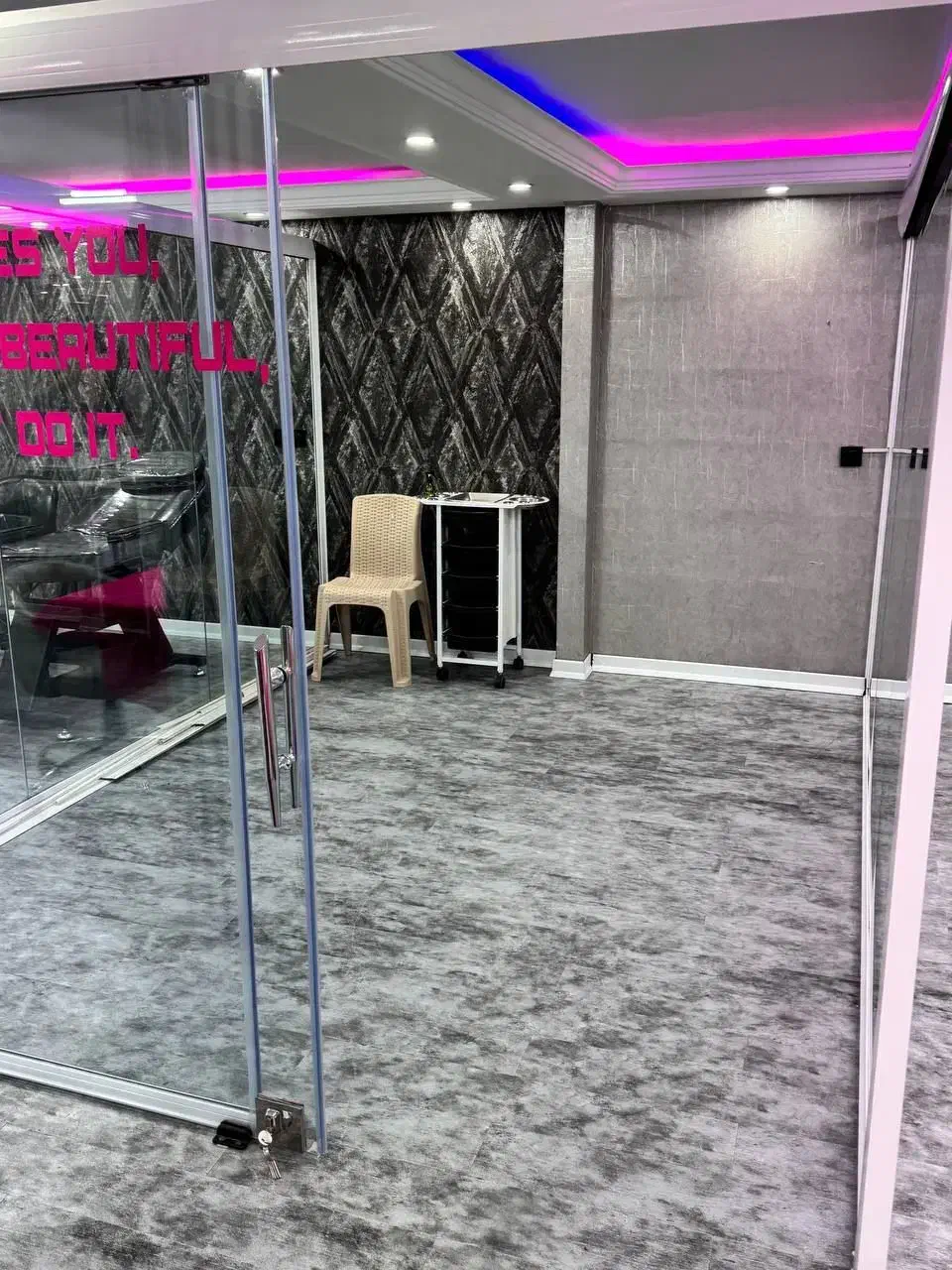 اجاره اتاق در مرکز زیبایی به تمامی لاین ها|اجارهٔ دفتر کار، اتاق اداری، مطب|گلستان (تهران), |دیوار