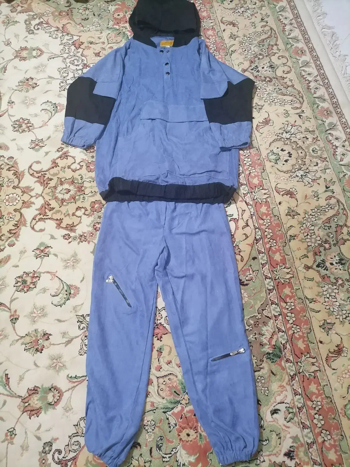 کاپشن و بارونی|لباس|فردیس, داوری|دیوار