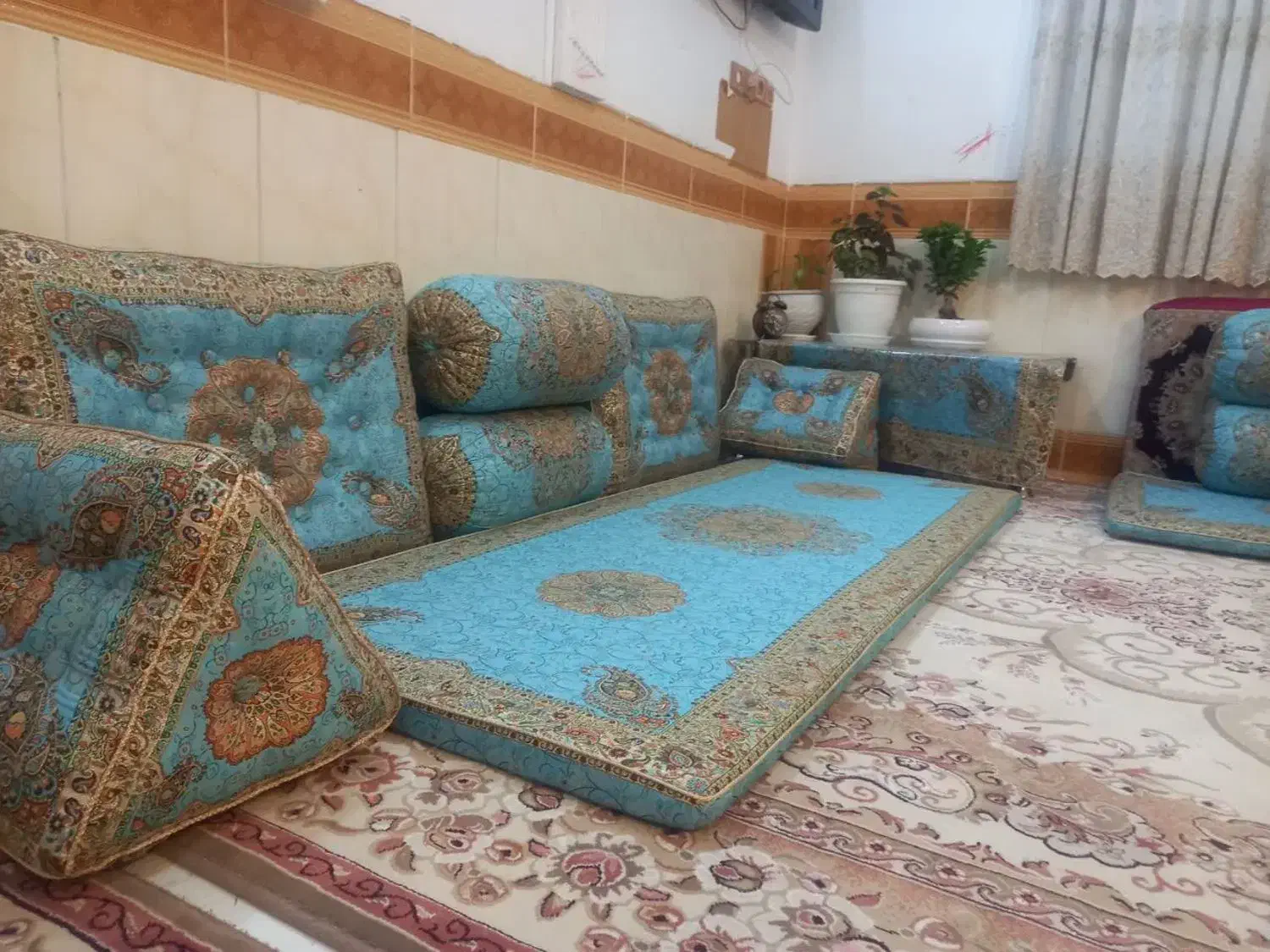 ست شاهنشین|پشتی|یزد, |دیوار