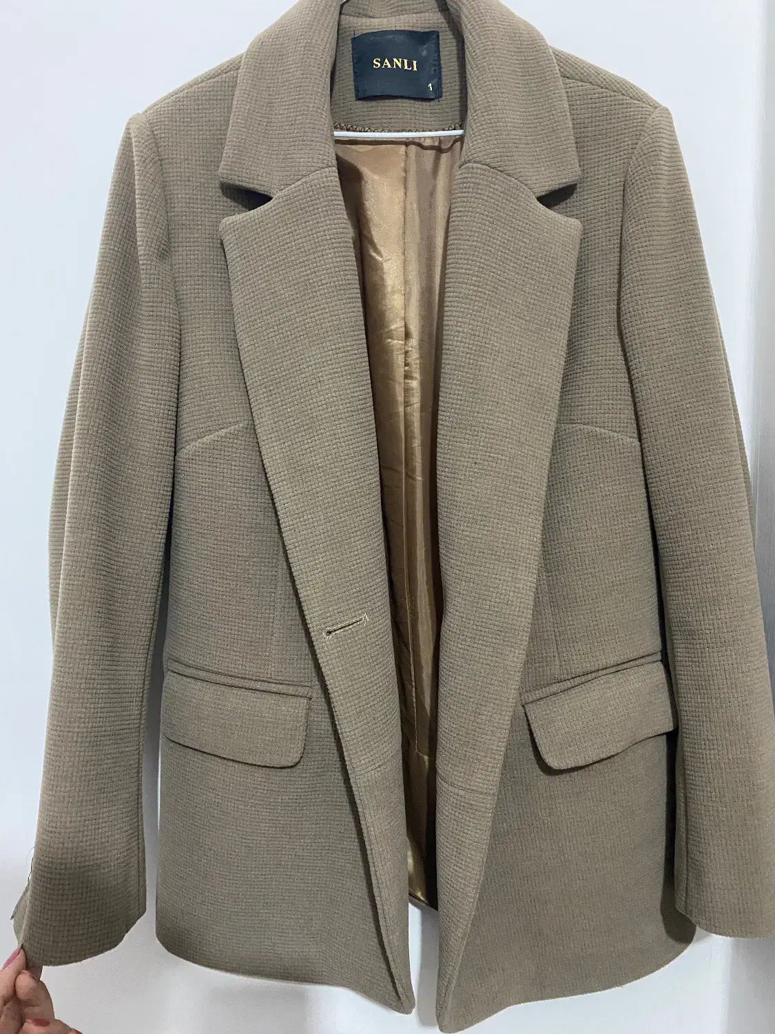 کت سانلی|لباس|رشت, چله خانه|دیوار