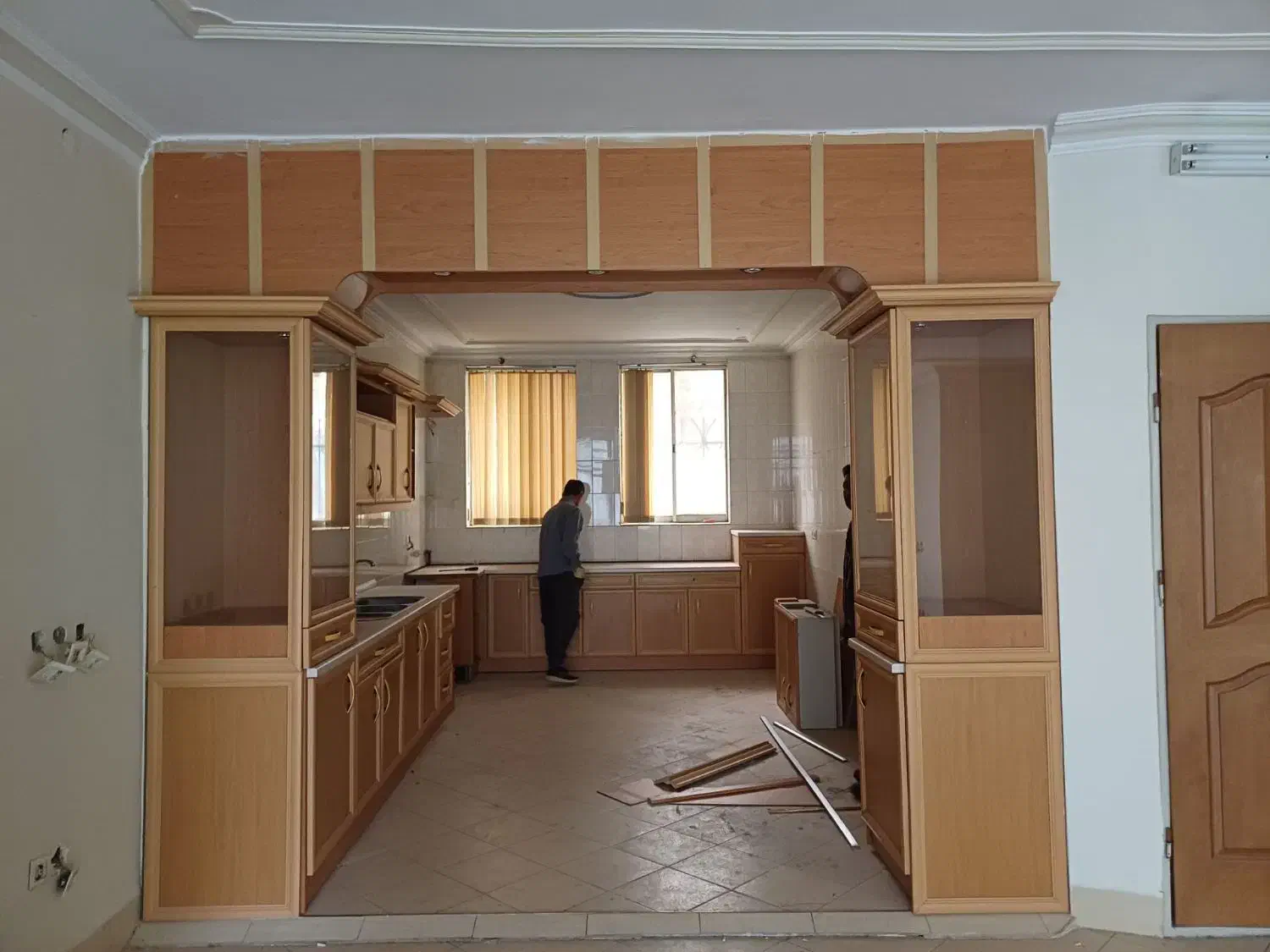 درب اتاق کمد دیواری و آبگرمکن کابینت.لوستر.گهواره|لوستر و چراغ آویز|نیشابور, فیض آباد|دیوار