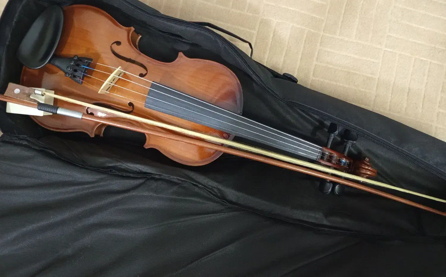 ویولن|ویولن|ورامین, شهرک فجر|دیوار