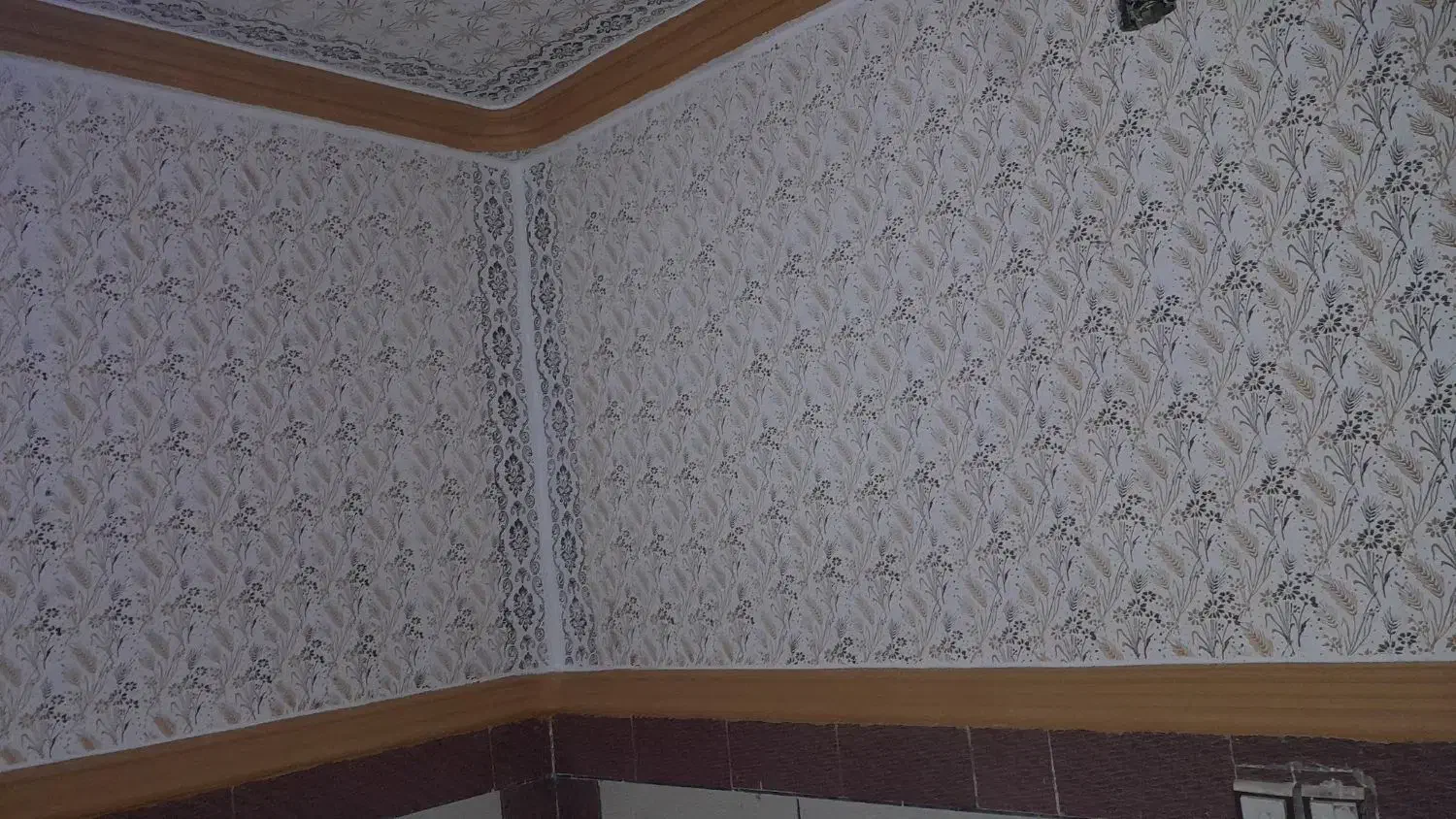 طرح رنگ کاغذ دیواری|خدمات پیشه و مهارت|قلعه گنج, |دیوار