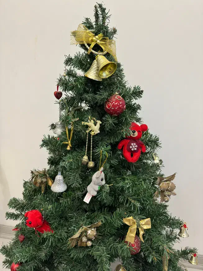 درخت کریسمس|گل مصنوعی|فردیس, فردیس|دیوار