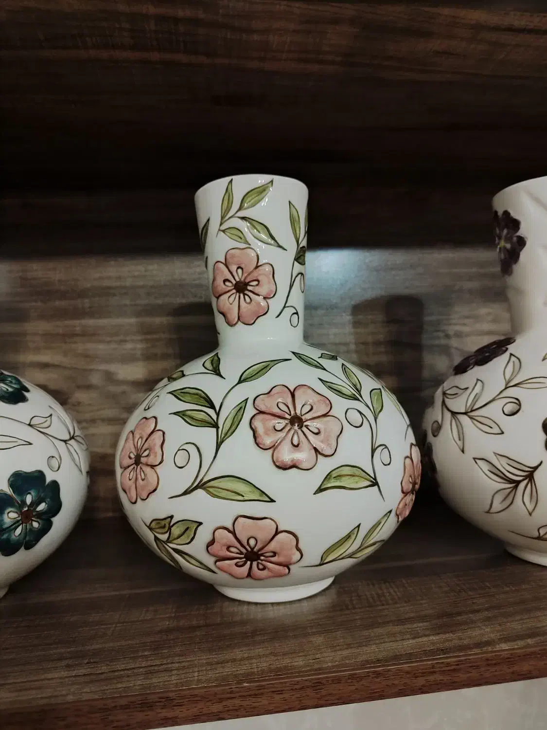 استخدام نیروی خانم جهت طراحی و نقاشی روی سرامیک|استخدام هنری و رسانه|مرند, |دیوار