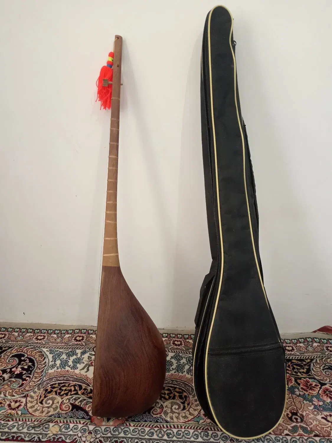 دوتار|سازهای سنتی|شیروان (خراسان), |دیوار