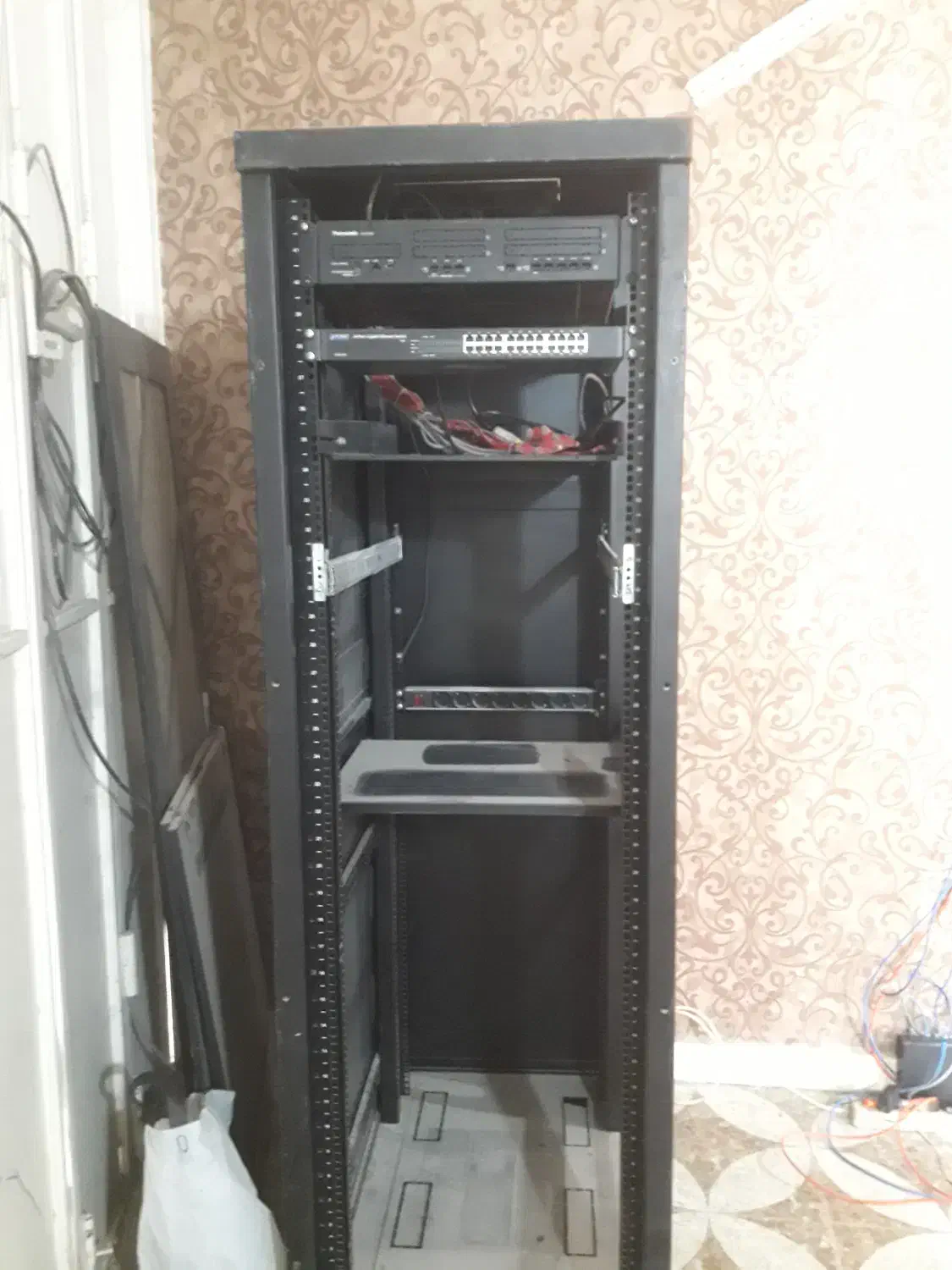 رک شبکه ایستاده|مودم و تجهیزات شبکه|اهواز, سلطانمنش|دیوار