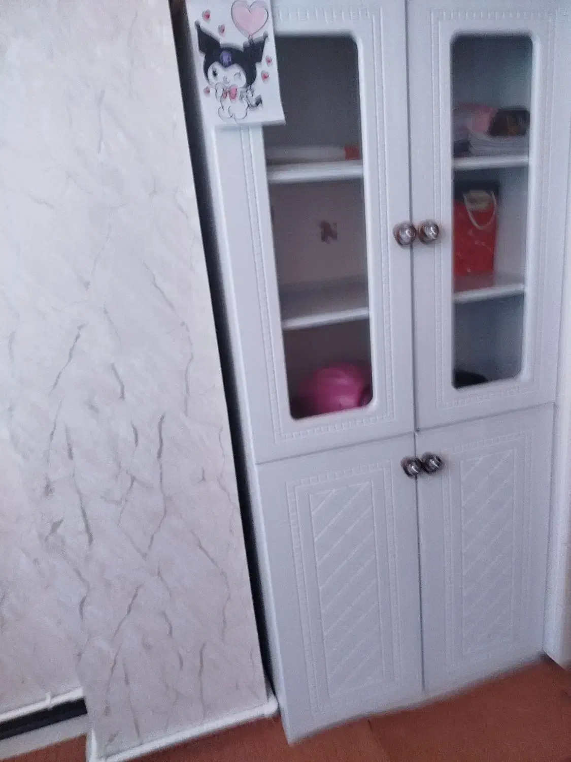 کتابخانه|کتابخانه، شلف، قفسههای دیواری|اشتهارد, |دیوار