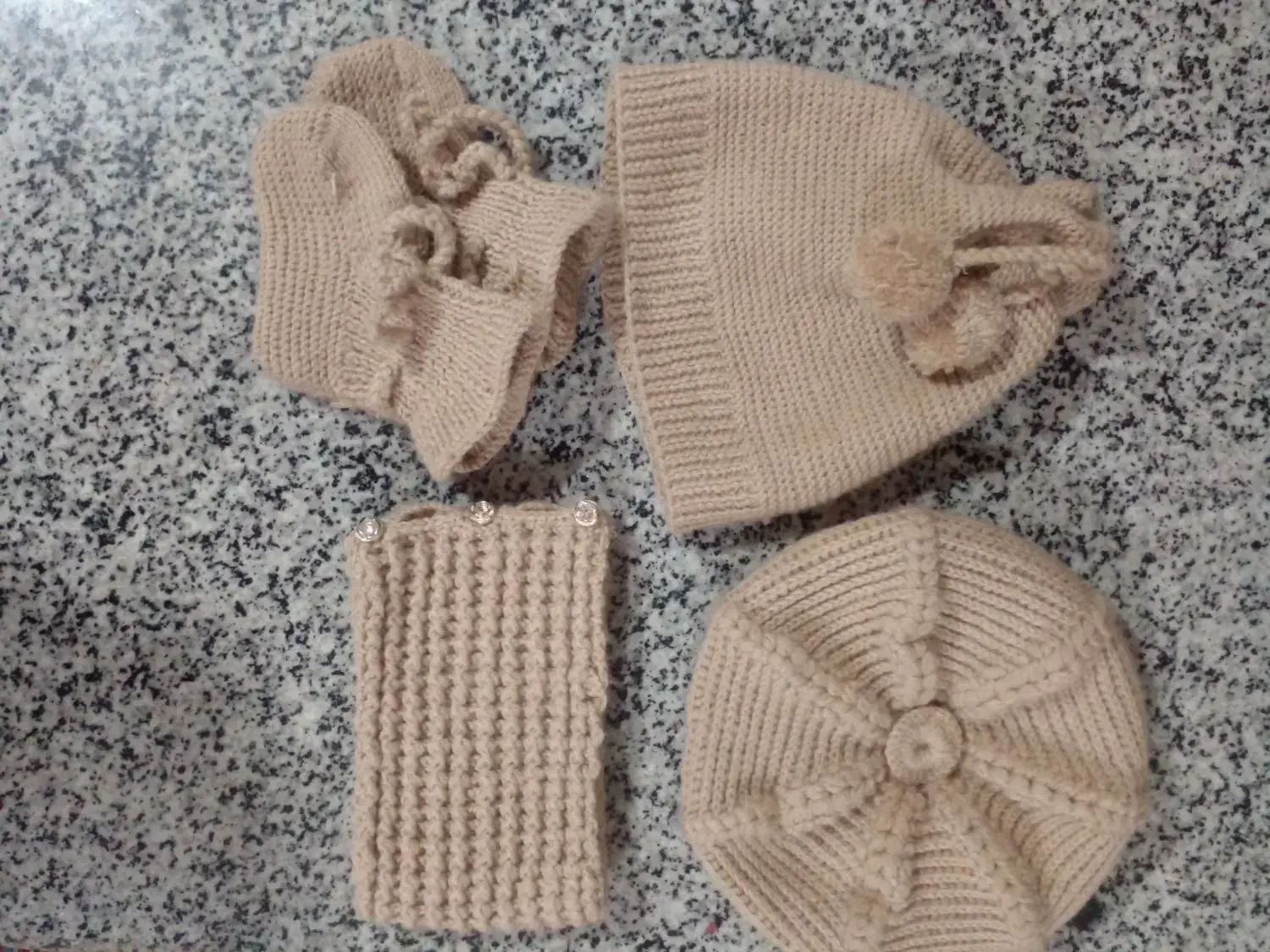 ست دست باف سرهم کلاه فرانسوی کلاه ساده پاپوش شال|کفش و لباس بچه|تبریز, |دیوار