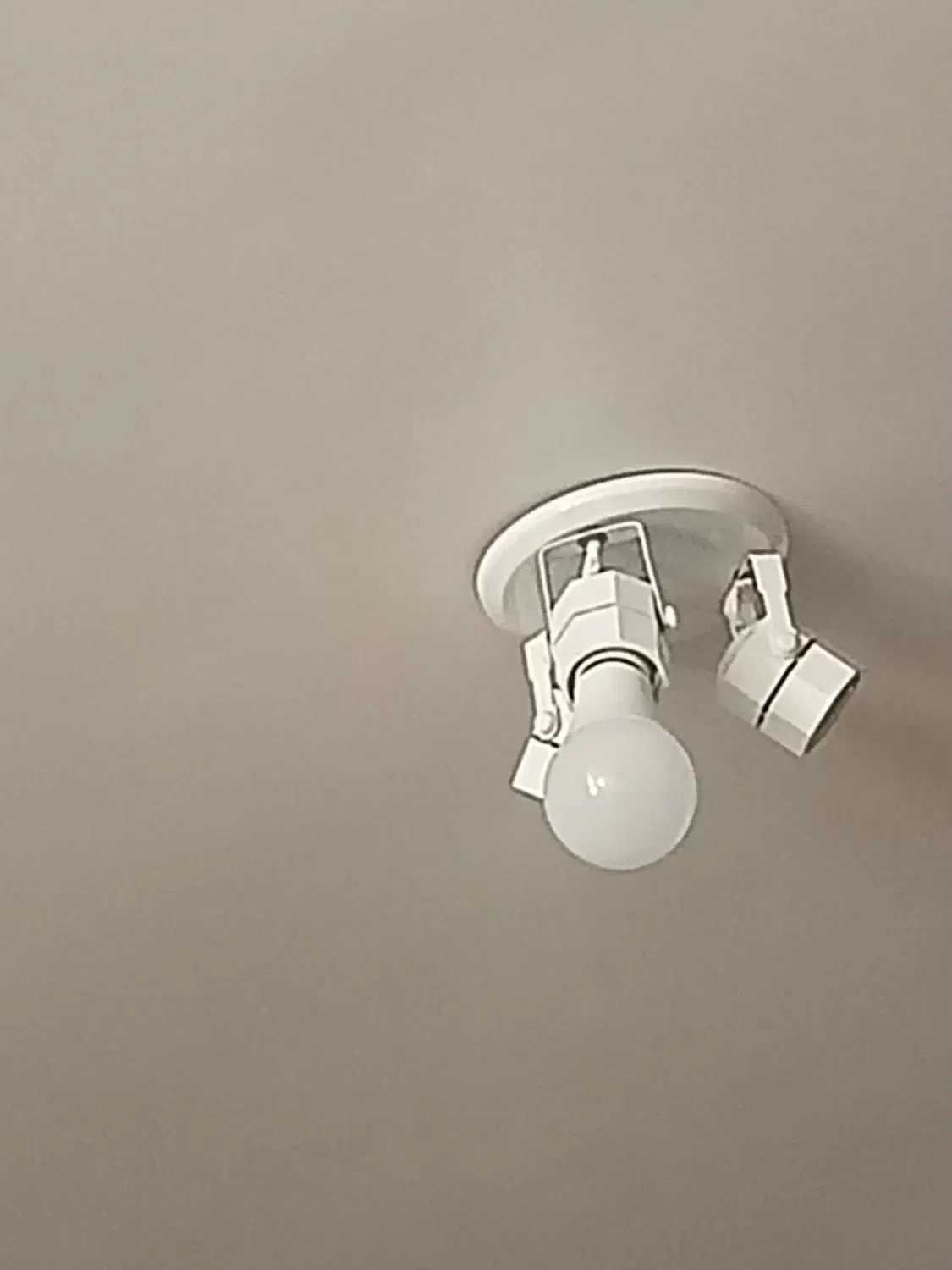 لامپ سقفی|لامپ و چراغ|فولادشهر, B6|دیوار