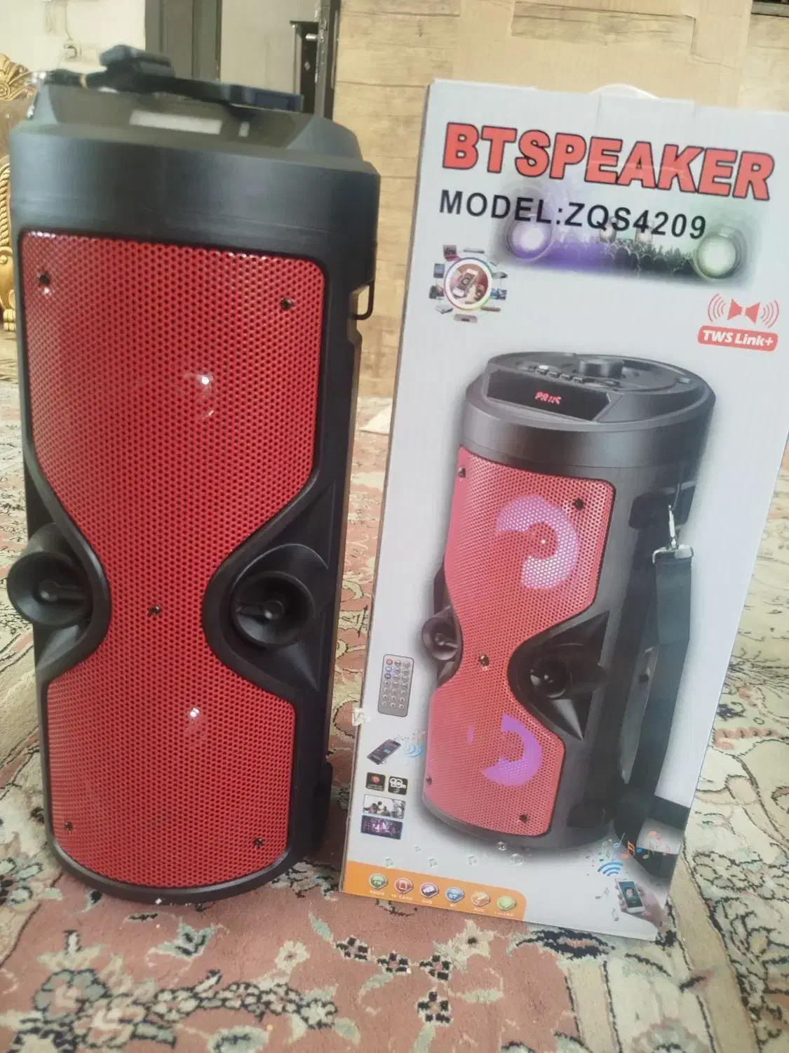 اسپیکر بلوتوثی همراه با ریموت|پخشکننده همراه|بومهن, |دیوار