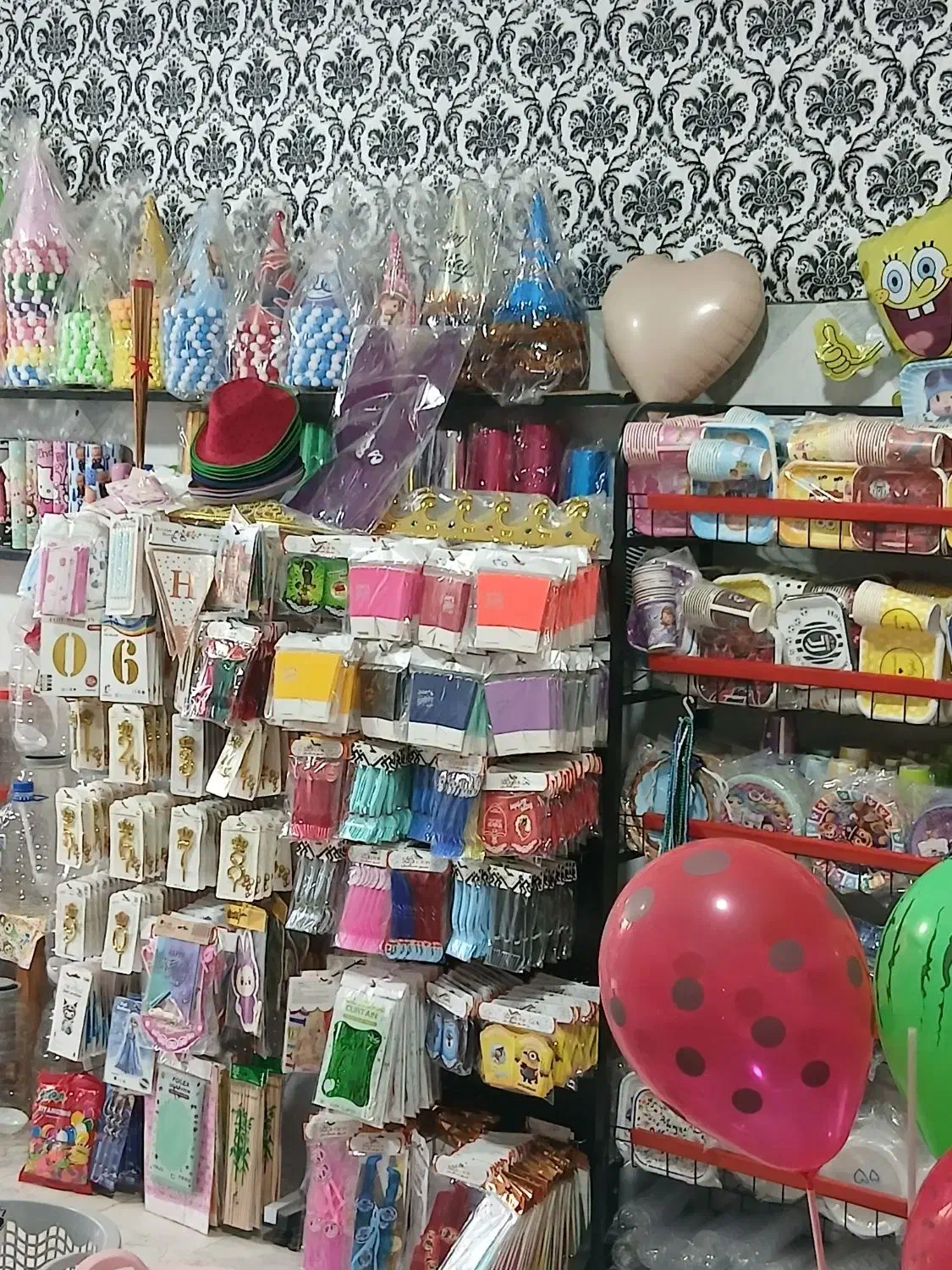 فروشگاهی قفسه و رگال آویز|فروشگاه و مغازه|بهارستان, |دیوار