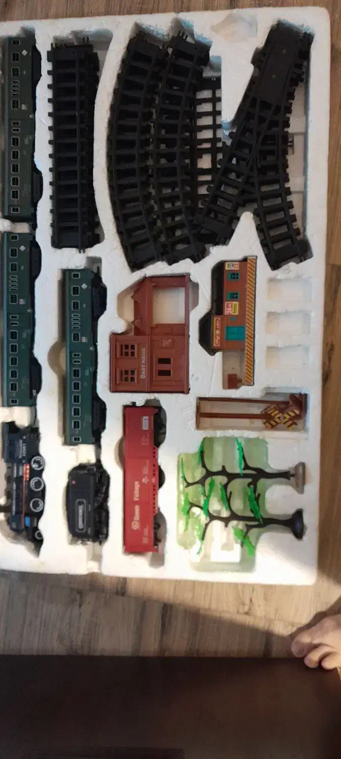 ماکت قطار|اسباب‌‌بازی|قدس, شهر‌قدس|دیوار