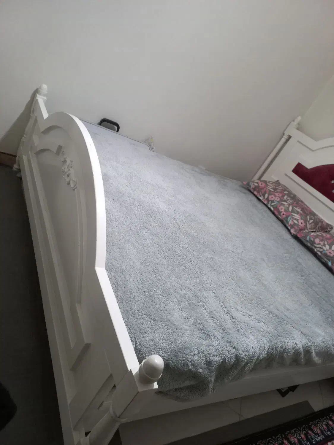 تخت خواب دو نفره همراه با تشک خوشخواب|تخت و سرویس خواب|ری, شهید بهشتی|دیوار