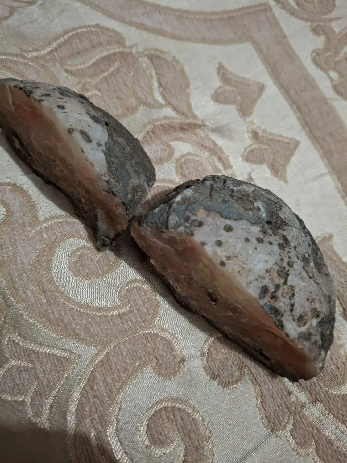 سنگ فروشی|کلکسیون اشیاء عتیقه|زنجان, |دیوار