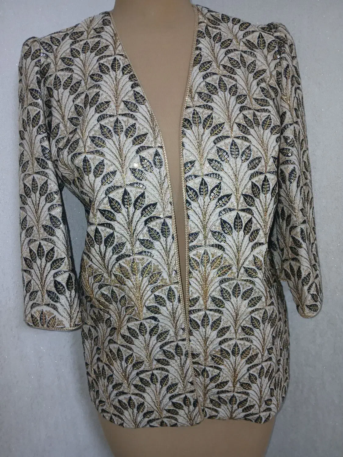 کت مجلسی سوزن دوزی مزون دوز بسیار شیک|لباس|اصفهان, بیدآباد|دیوار