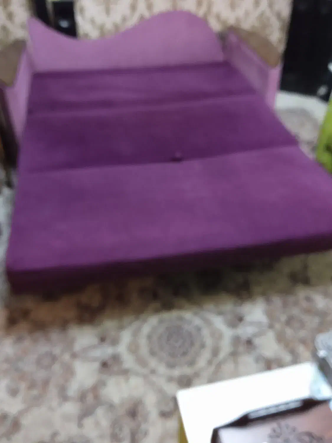 چند عدد تخت|تخت و سرویس خواب|پرند, فاز ۶|دیوار