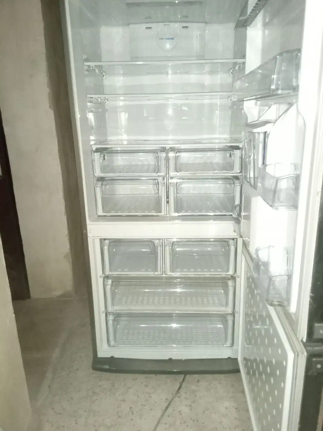 یخچال و فریزر  ۳۰ فوت.renzoo..بدنه استیل .کم کار|یخچال و فریزر|بندرعباس, |دیوار