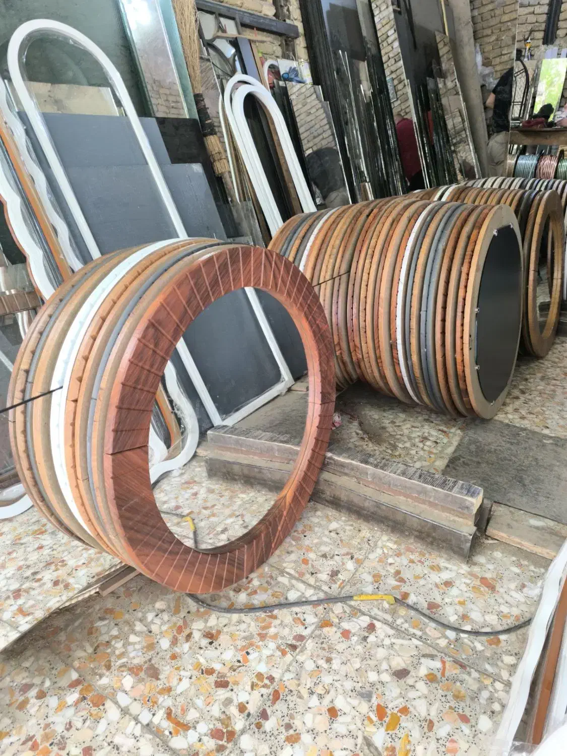 آینه گرد ۷۰|آینه|ایلام, |دیوار