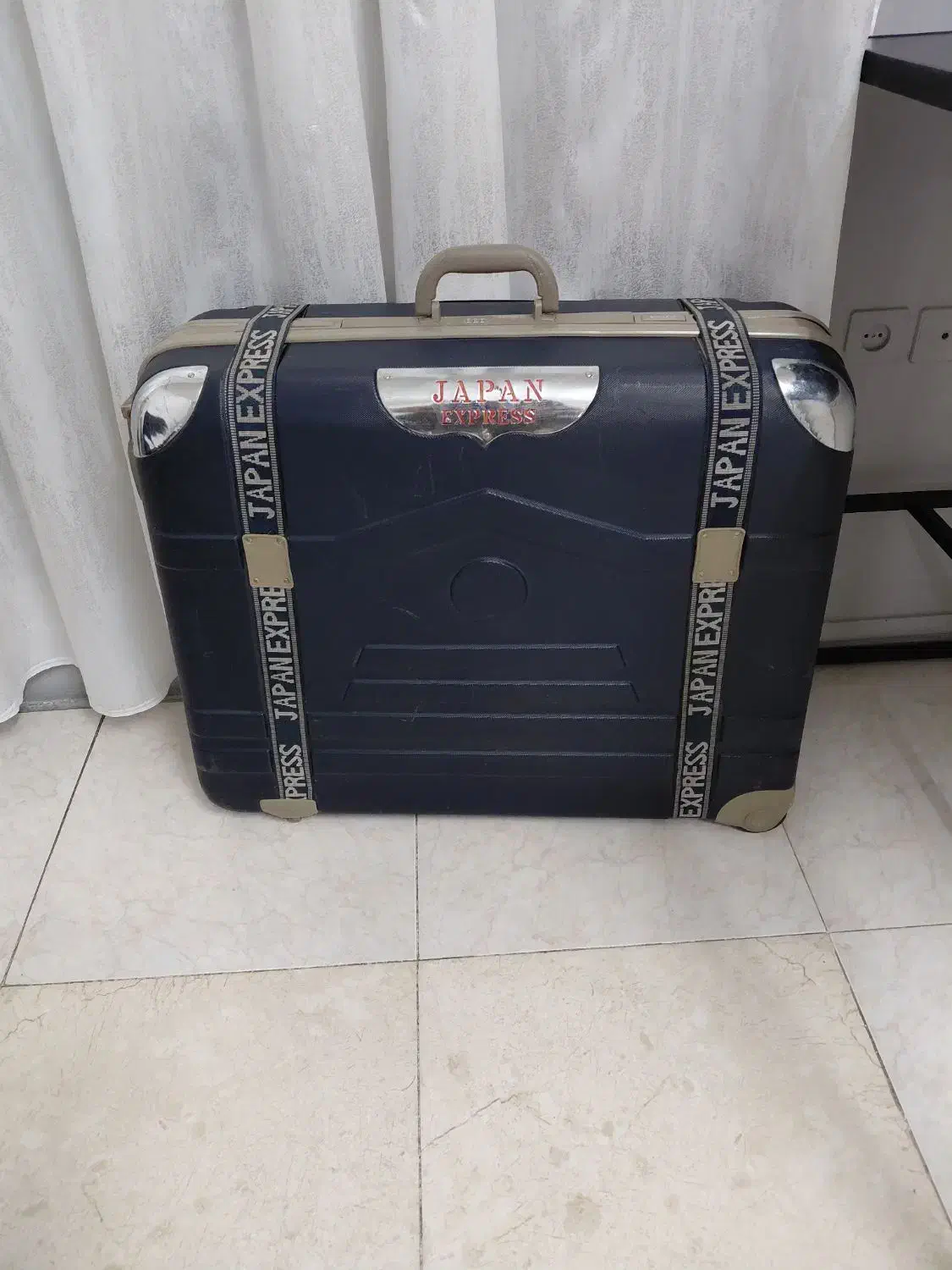 چمدان خارجی|کیف، کفش، کمربند|مشهد, راهنمایی|دیوار