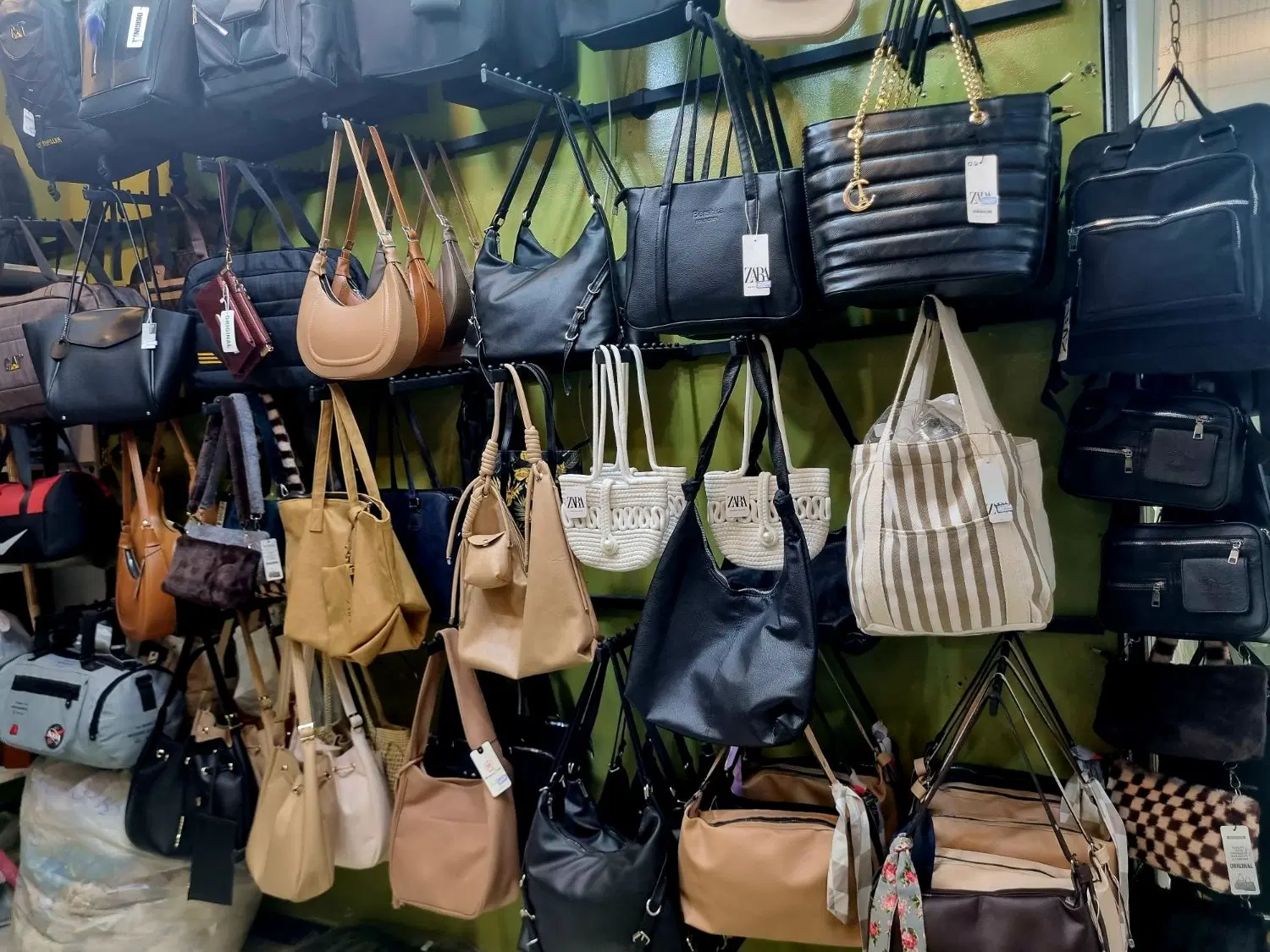 gallery kif BAG STORE|کیف، کفش، کمربند|جهرم, |دیوار