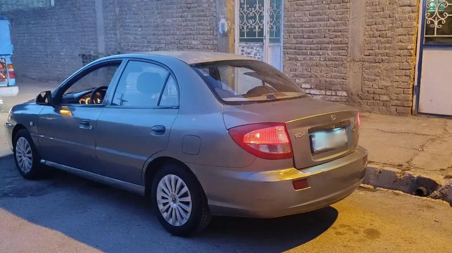 ریو درجه یک|خودرو سواری و وانت|شیراز, کوشک میدان|دیوار