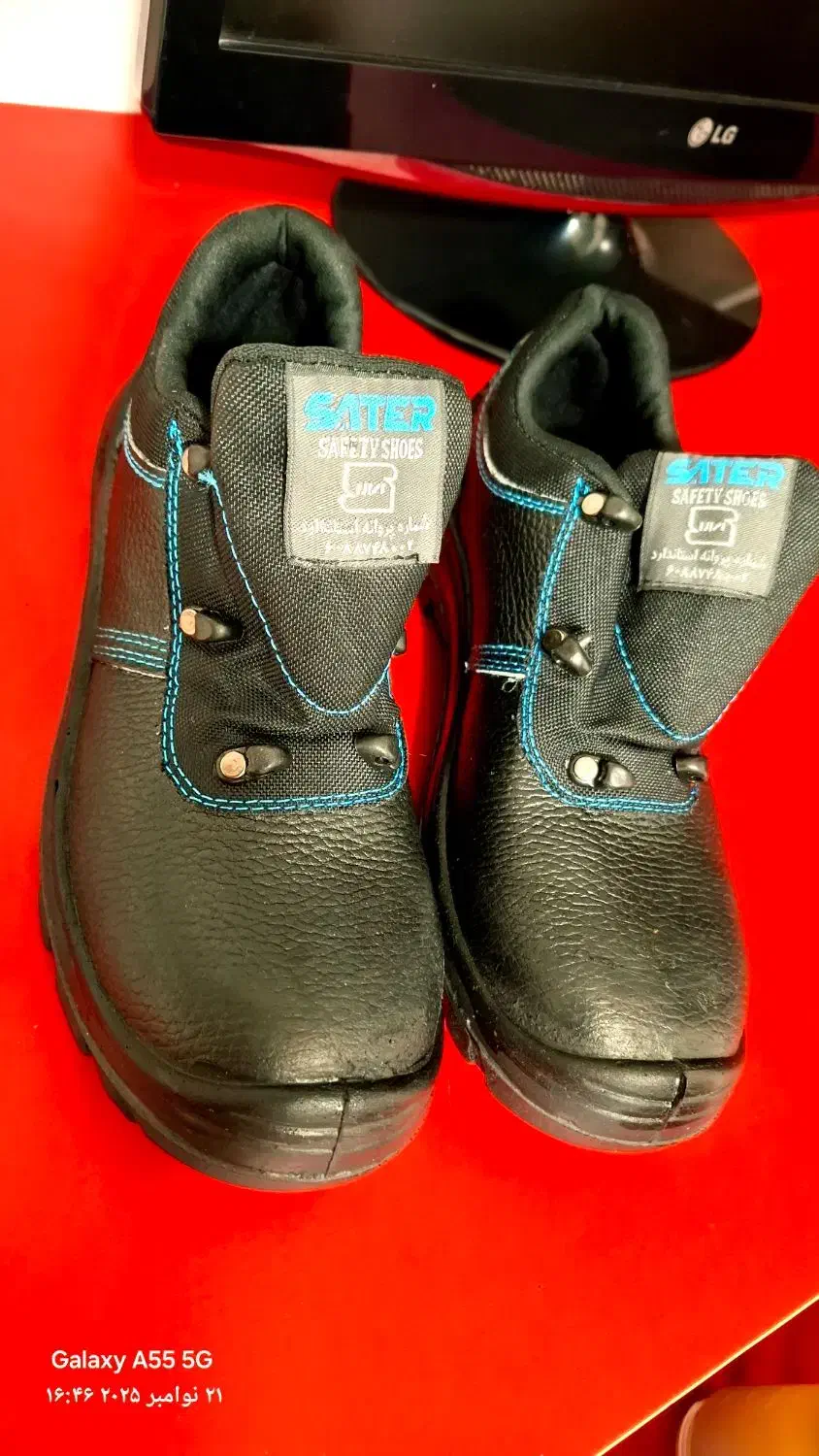 کفش کار نو|کیف، کفش، کمربند|ساوه, |دیوار